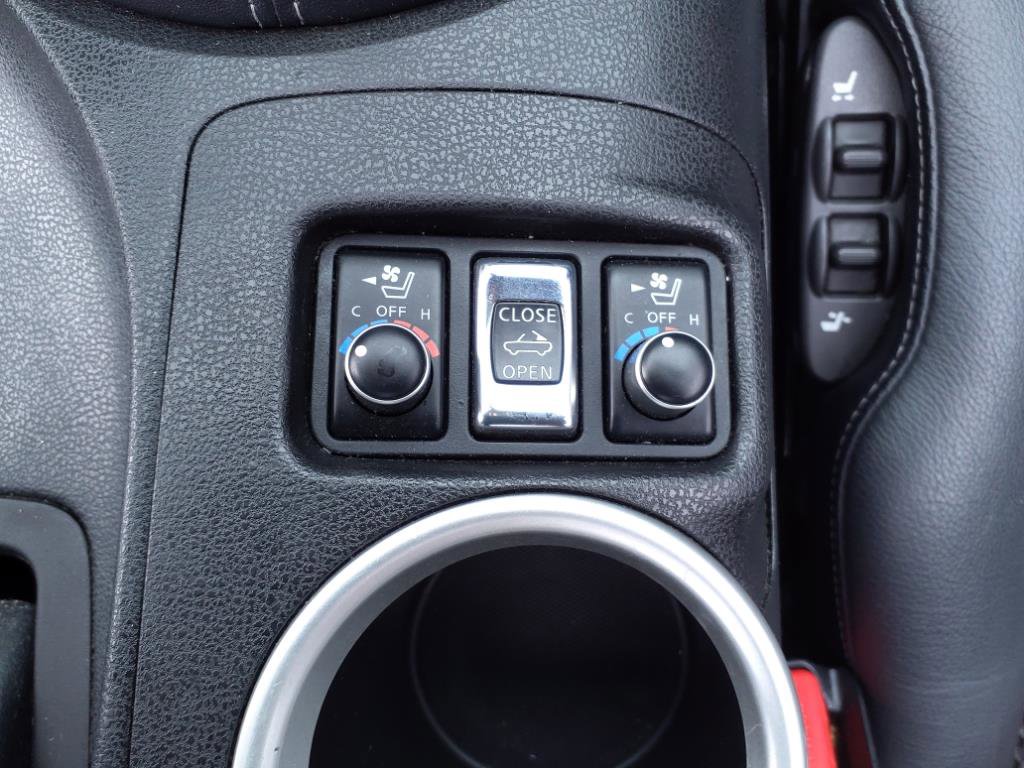 Used 2010 Nissan 370Z Touring image 26