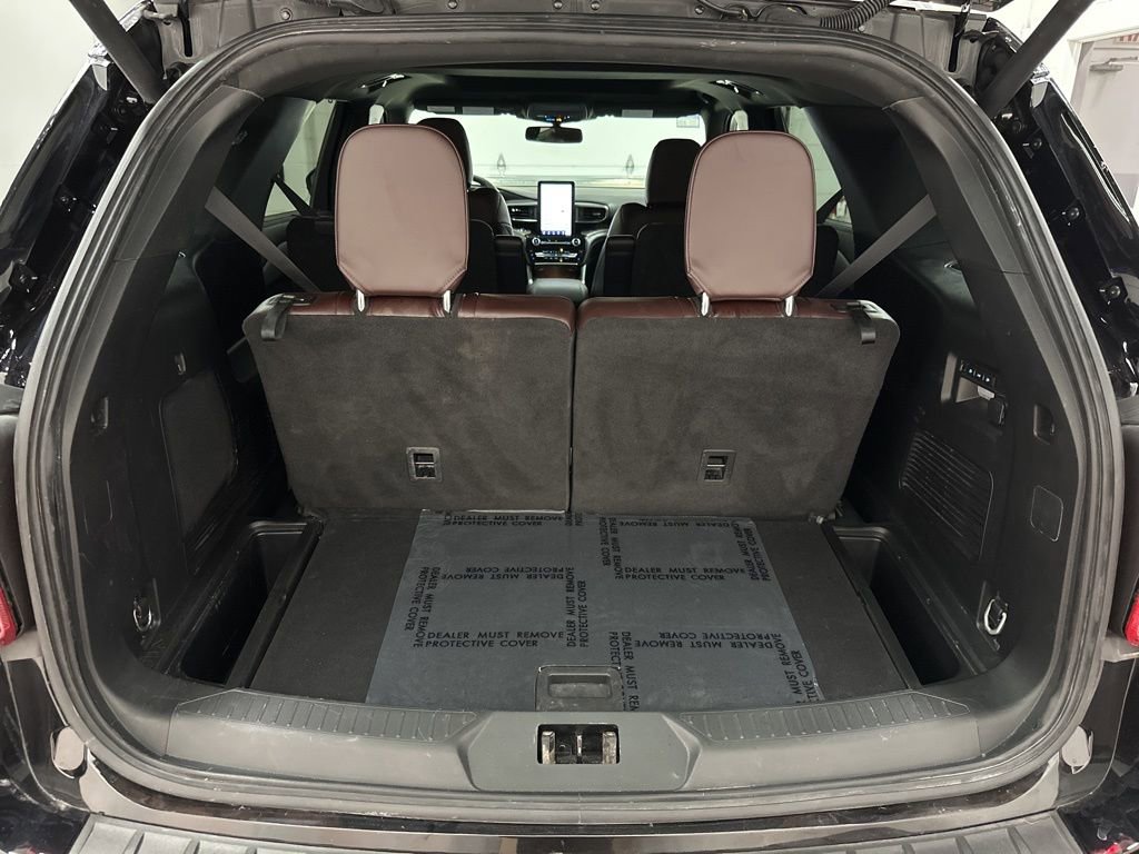 Used 2024 Ford Explorer Platinum w/ Technology Package AWD/4WD image 40