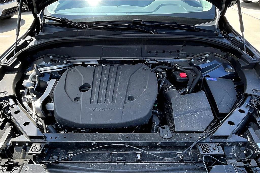 New 2025 Volvo XC60 B5 Plus w/ Protection Package Premier image 24