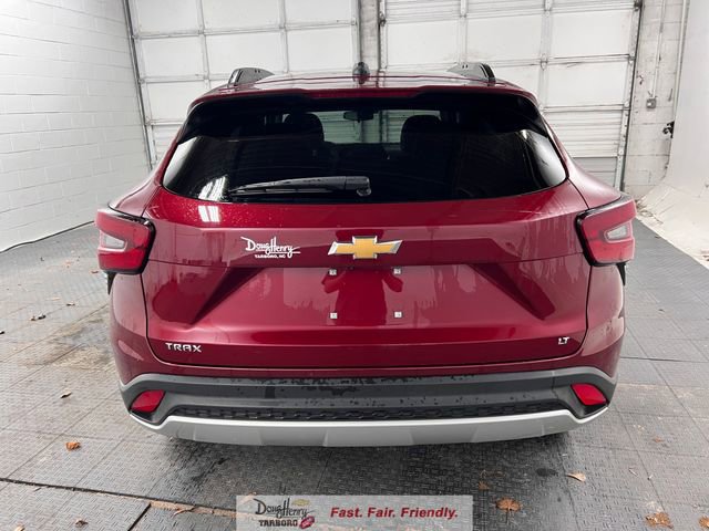 Used 2025 Chevrolet Trax LT image 7