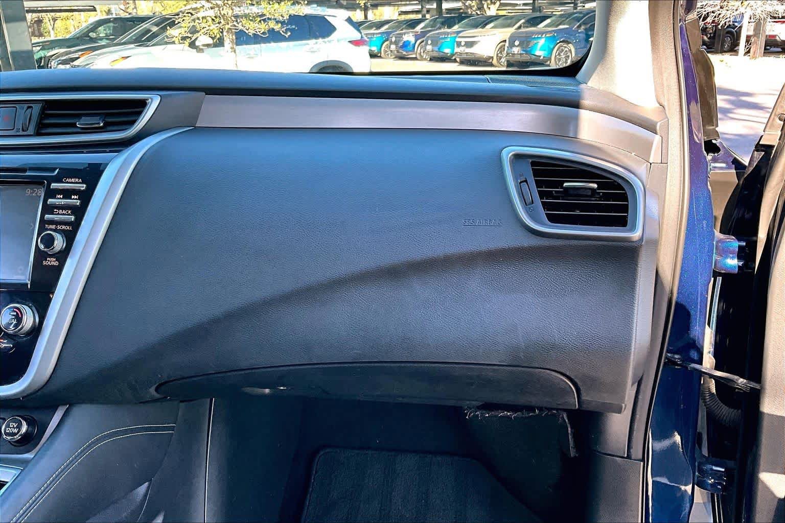 Used 2019 Nissan Murano S image 19