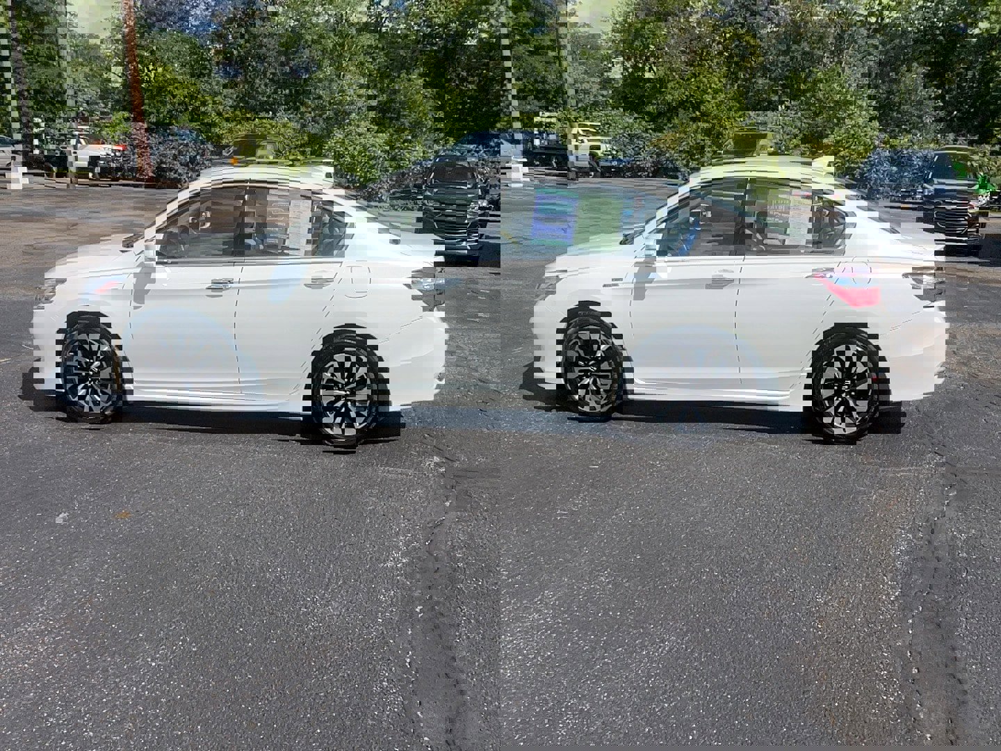 Used 2017 Honda Accord Touring image 9