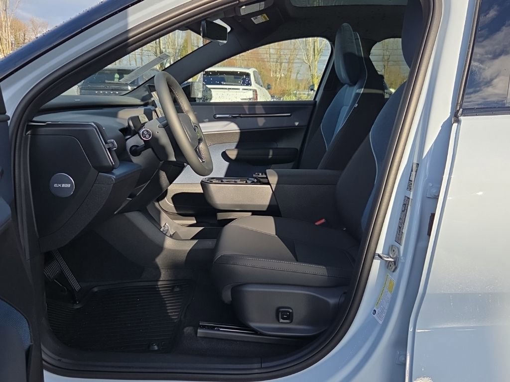 New 2026 Volvo EX30 Plus w/ Protection Package Premier AWD/4WD image 4