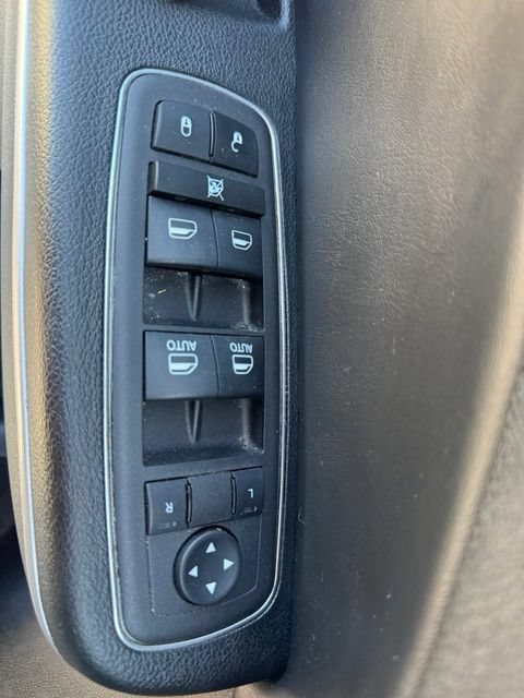 Certified 2023 Chrysler 300 S w/ Comfort Group RWD image 8