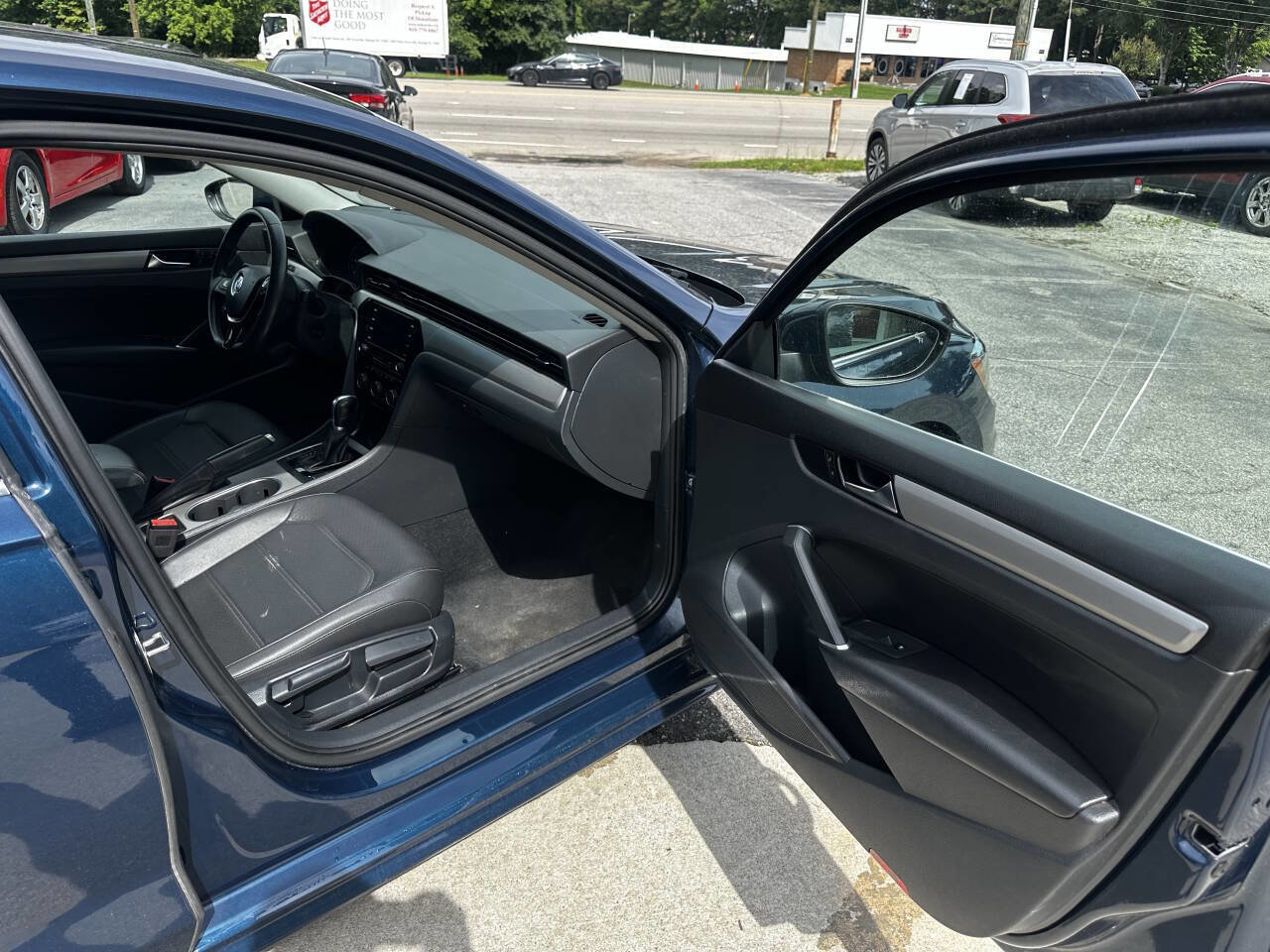 Used 2021 Volkswagen Passat 2.0T SE image 18