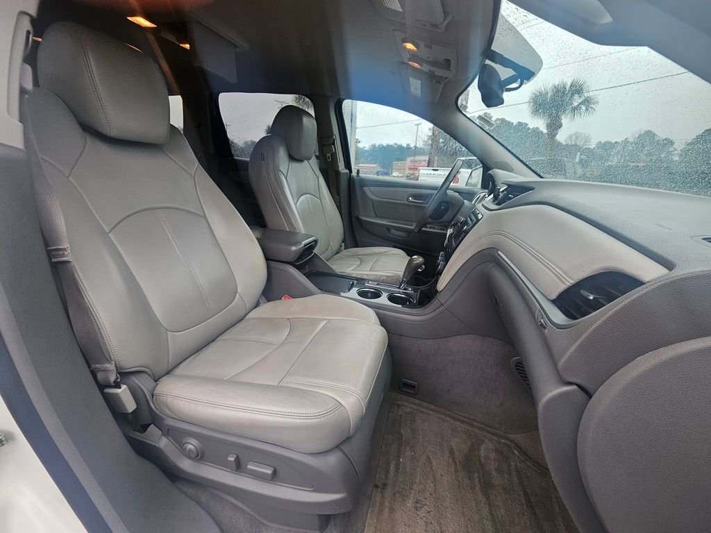 Used 2014 Chevrolet Traverse LT image 10