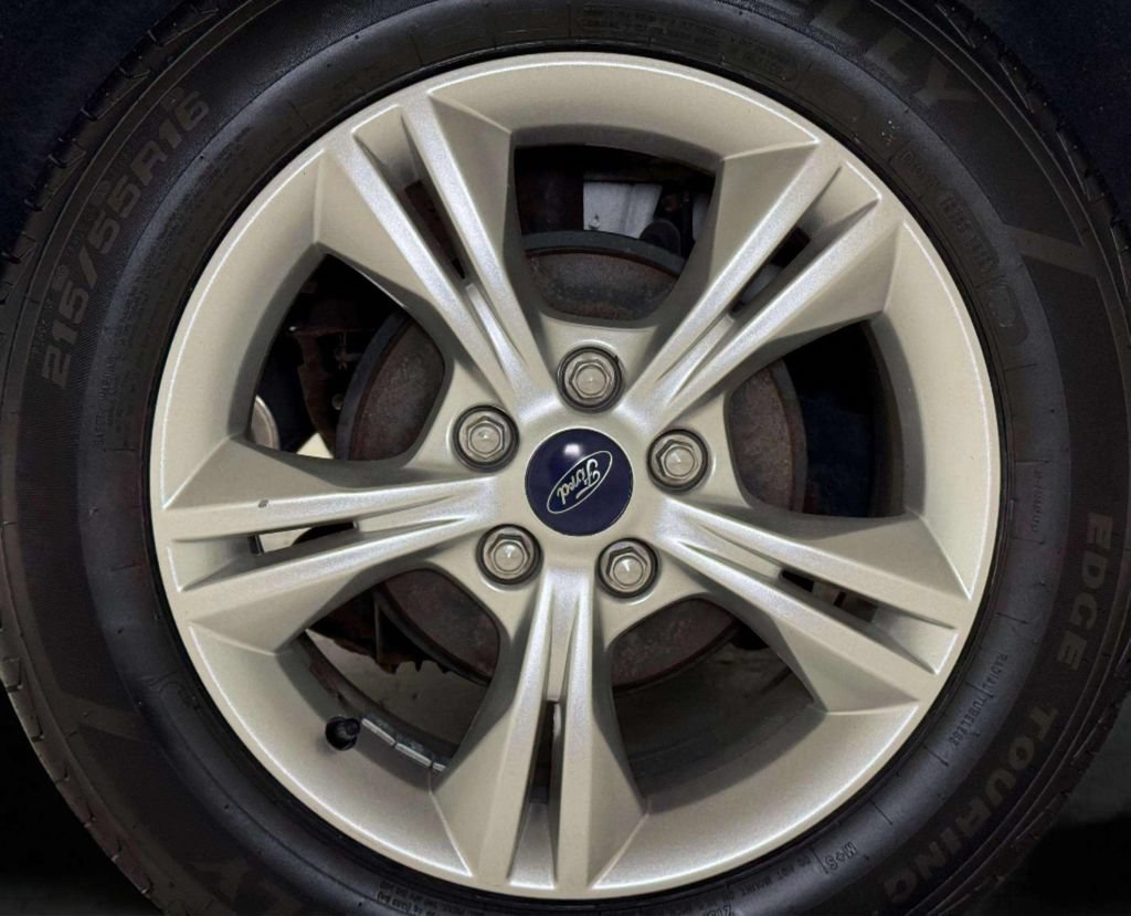 Used 2013 Ford Focus SE w/ SE Winter Pkg FWD image 26