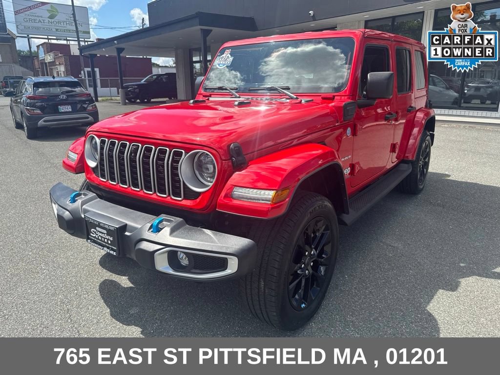 Used 2024 Jeep Wrangler Unlimited Sahara w/ Technology Group AWD/4WD image 3