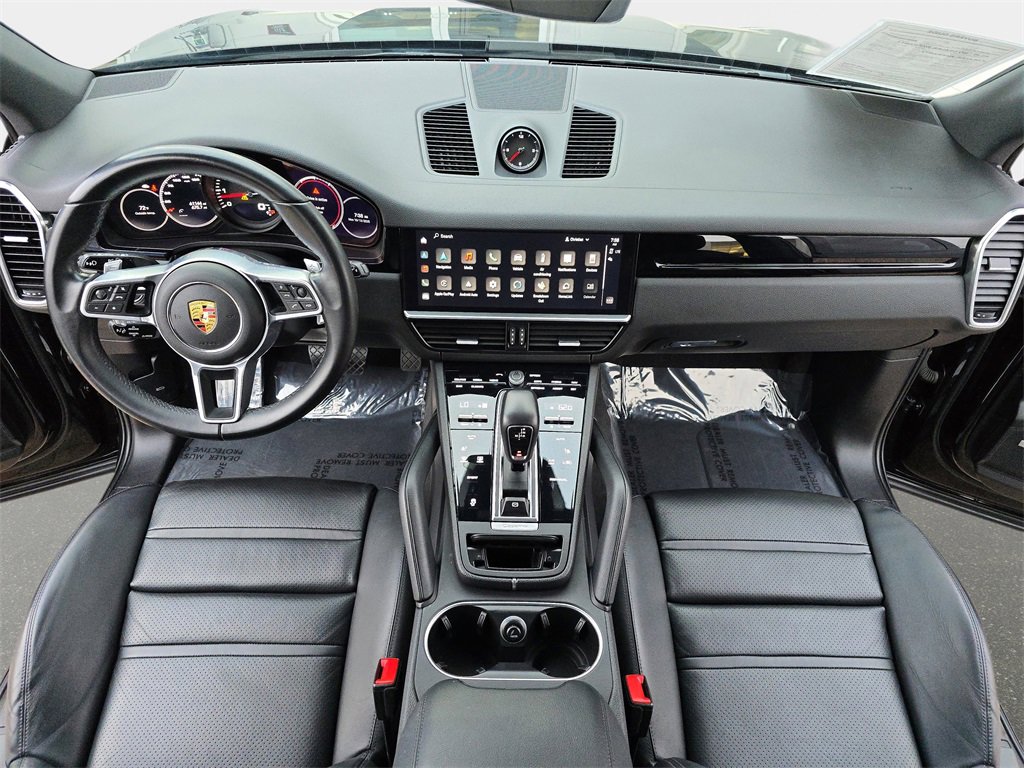 Used 2022 Porsche Cayenne image 16