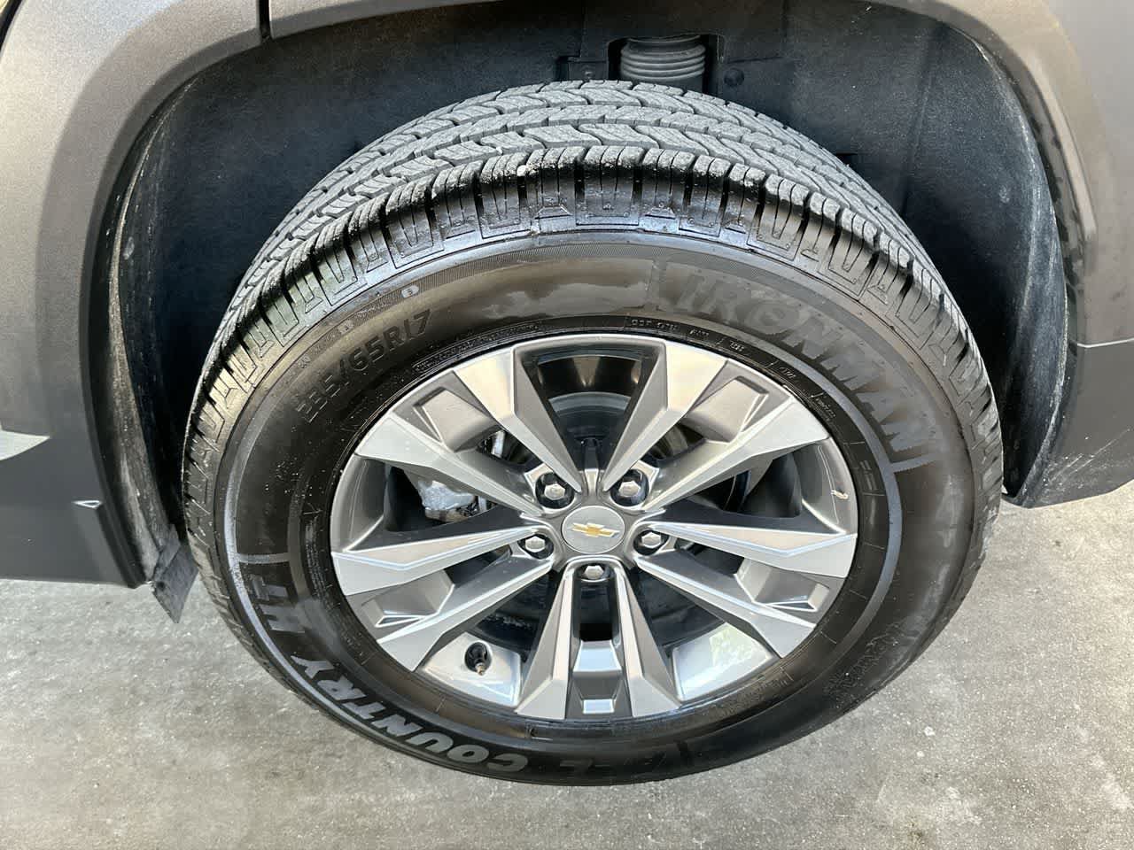Used 2025 Chevrolet Equinox LT AWD/4WD image 11