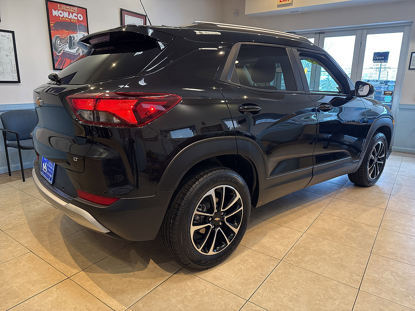 Used 2024 Chevrolet TrailBlazer LT w/ Convenience Package image 3