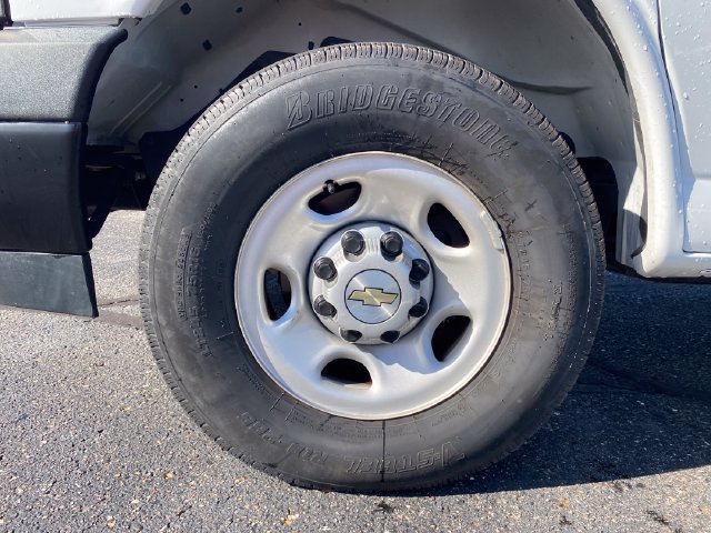 Used 2024 Chevrolet Express 2500 Extended w/ Driver Convenience Package RWD image 21
