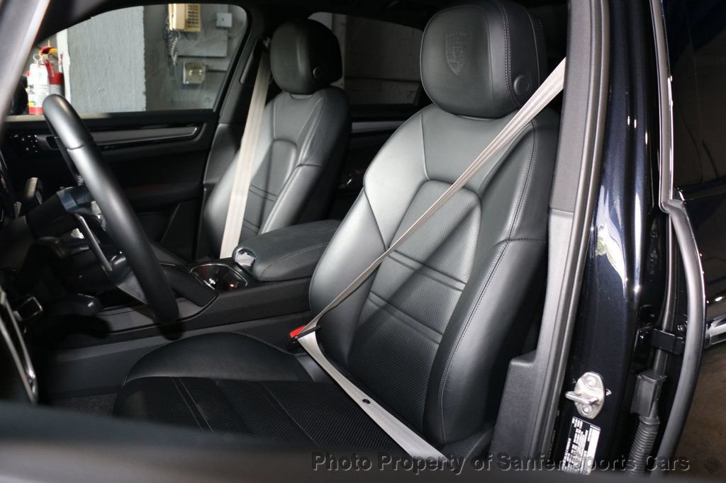 Used 2022 Porsche Cayenne Platinum Edition AWD/4WD image 27
