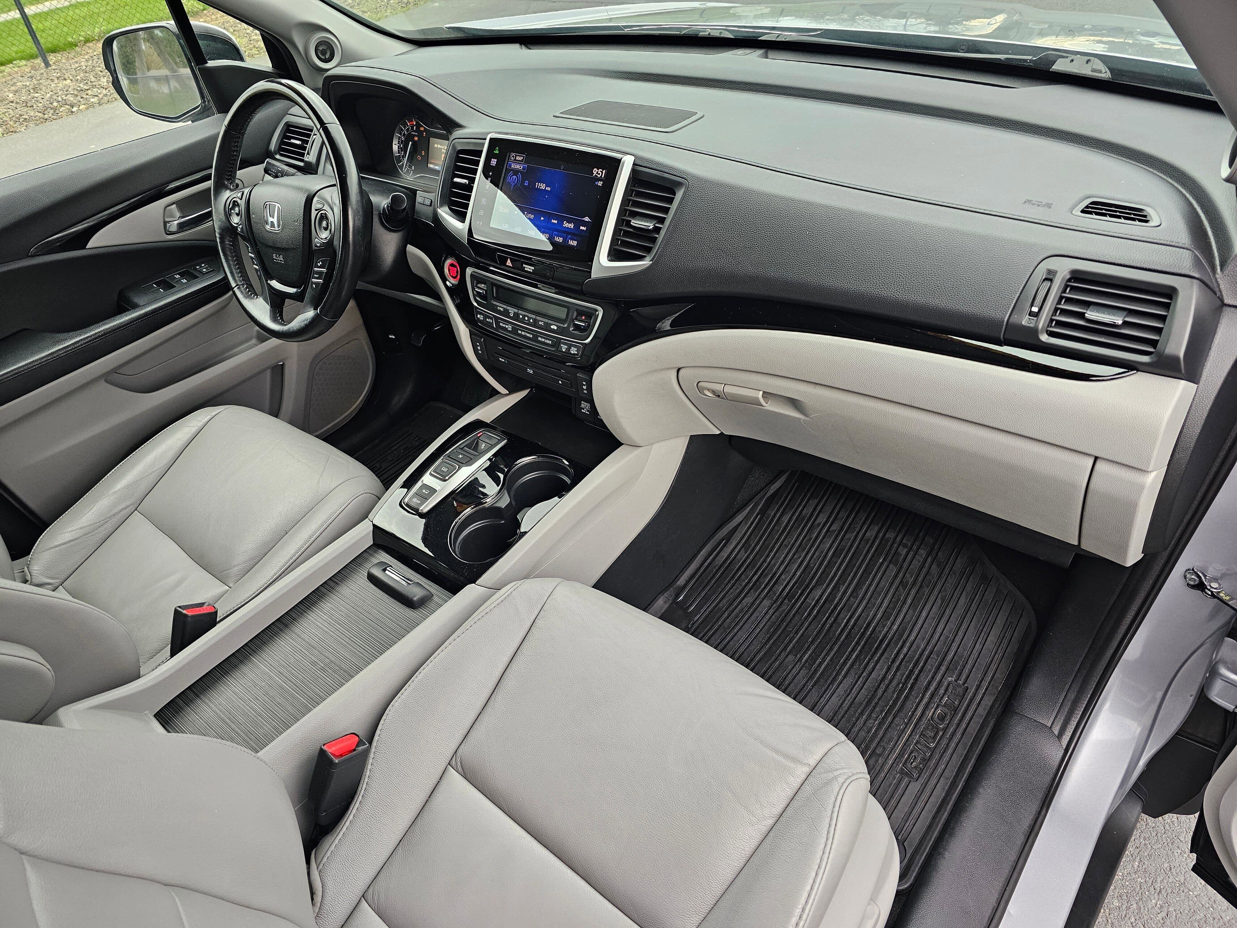 Used 2016 Honda Pilot Touring image 11