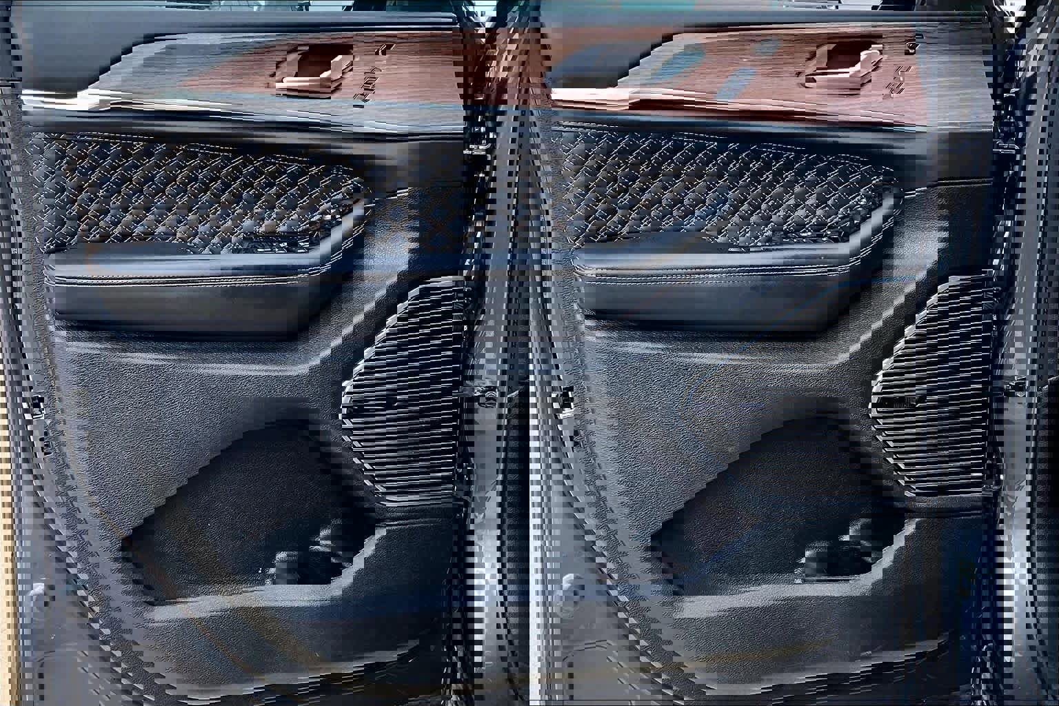 Used 2023 Jeep Grand Cherokee L Summit w/ High Altitude Package image 22