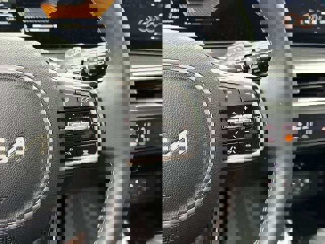 Used 2025 Kia Sorento S w/ Panoramic Sunroof Package image 24