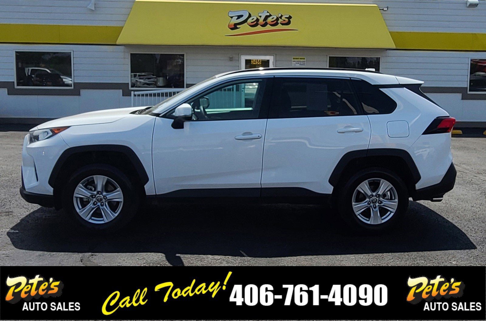 Used 2021 Toyota RAV4 XLE AWD/4WD image 1