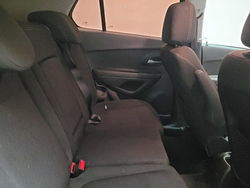 Used 2018 Chevrolet Trax LS FWD image 19