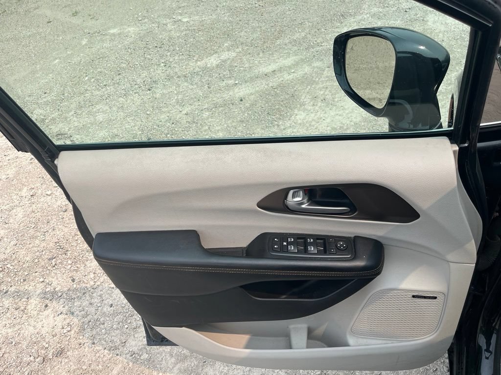 Used 2017 Chrysler Pacifica Touring-L Plus FWD image 19