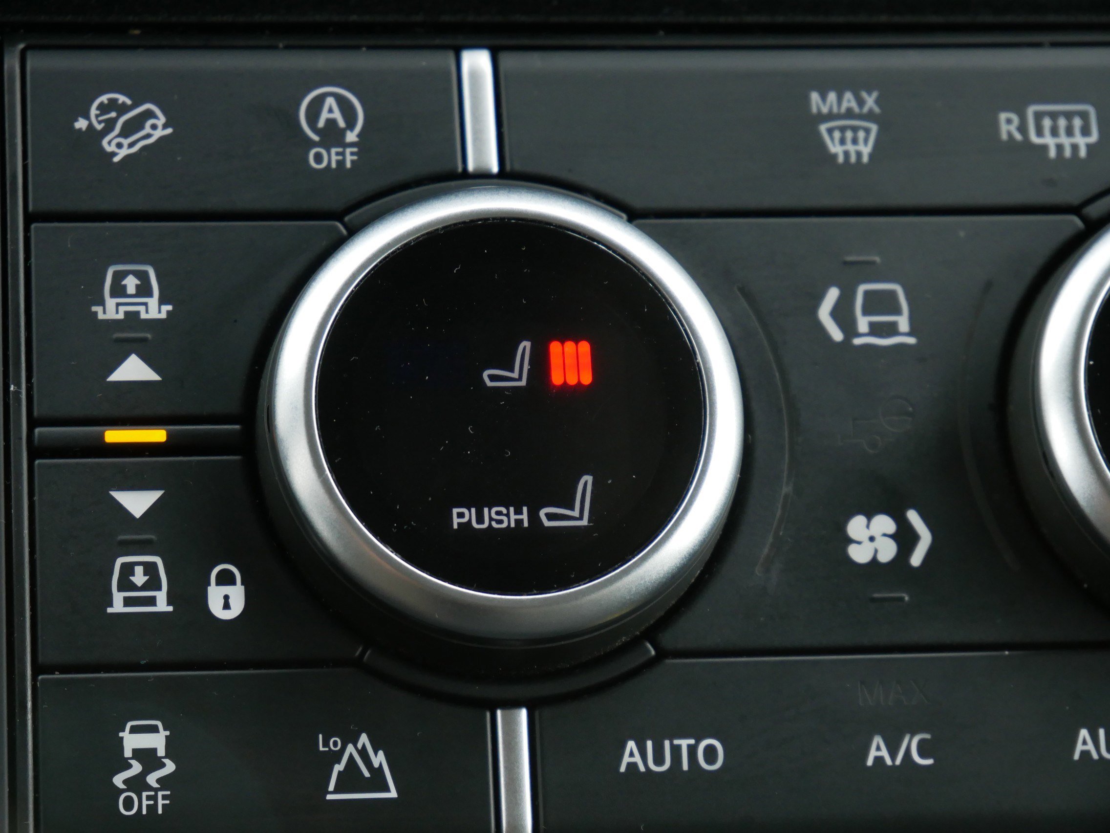 Used 2022 Land Rover Defender 110 image 28