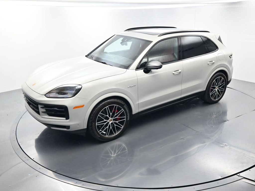 Used 2025 Porsche Cayenne S image 36