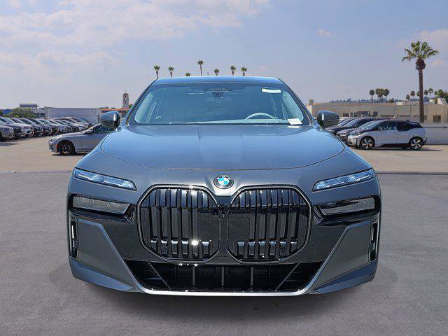 New 2025 BMW 760i xDrive w/ Executive Package image 2