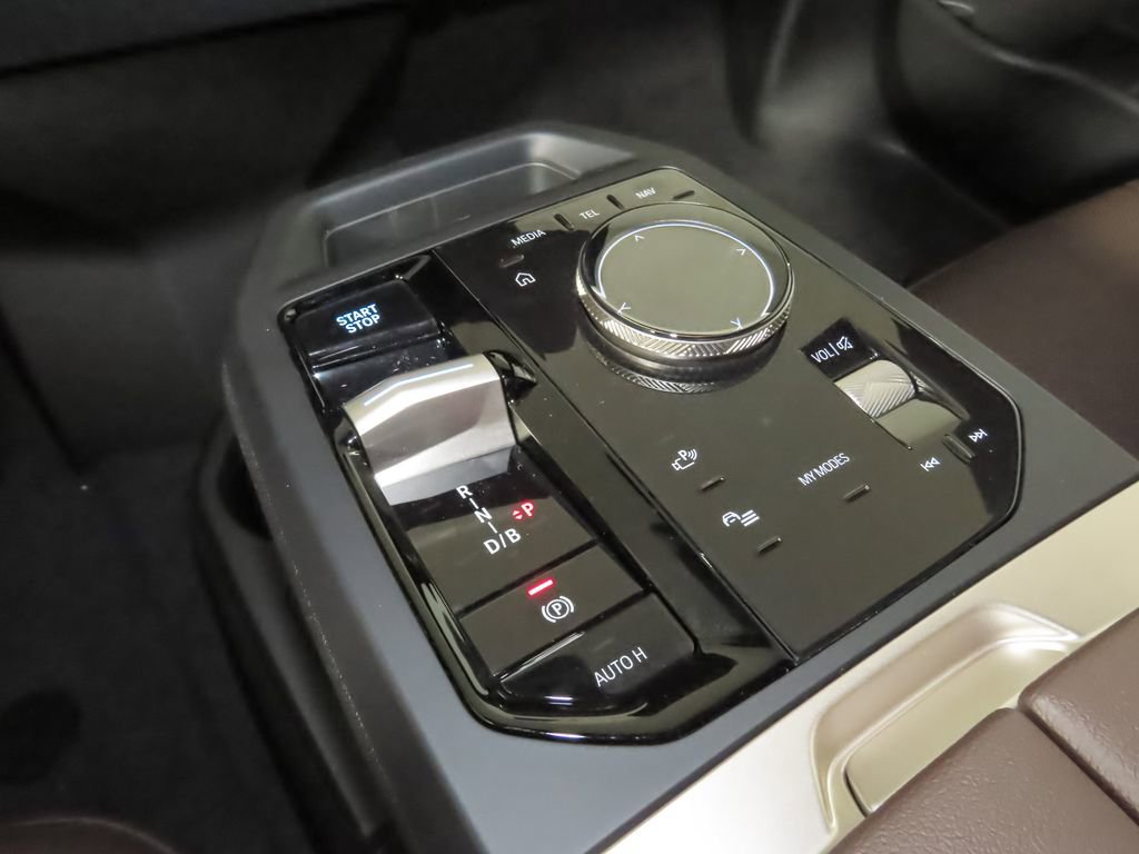 Used 2026 BMW iX xDrive45 AWD/4WD image 25