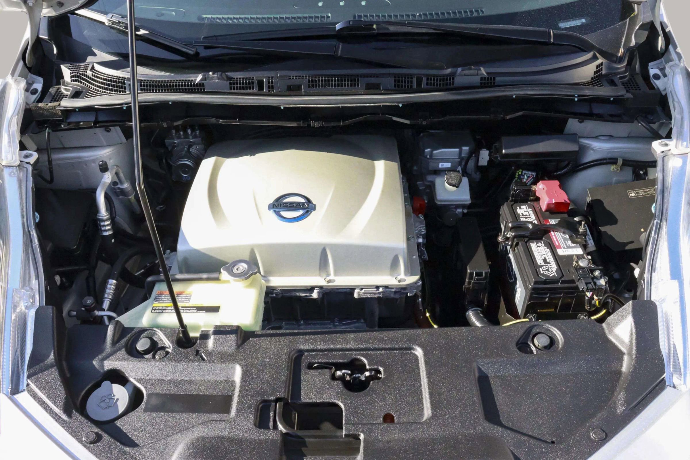 Used 2015 Nissan Leaf S image 35