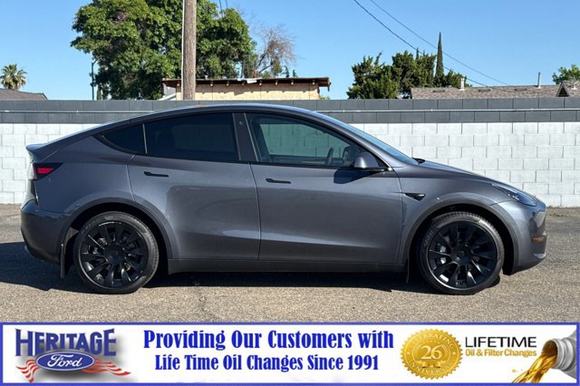 Used 2023 Tesla Model Y Long Range AWD/4WD image 3