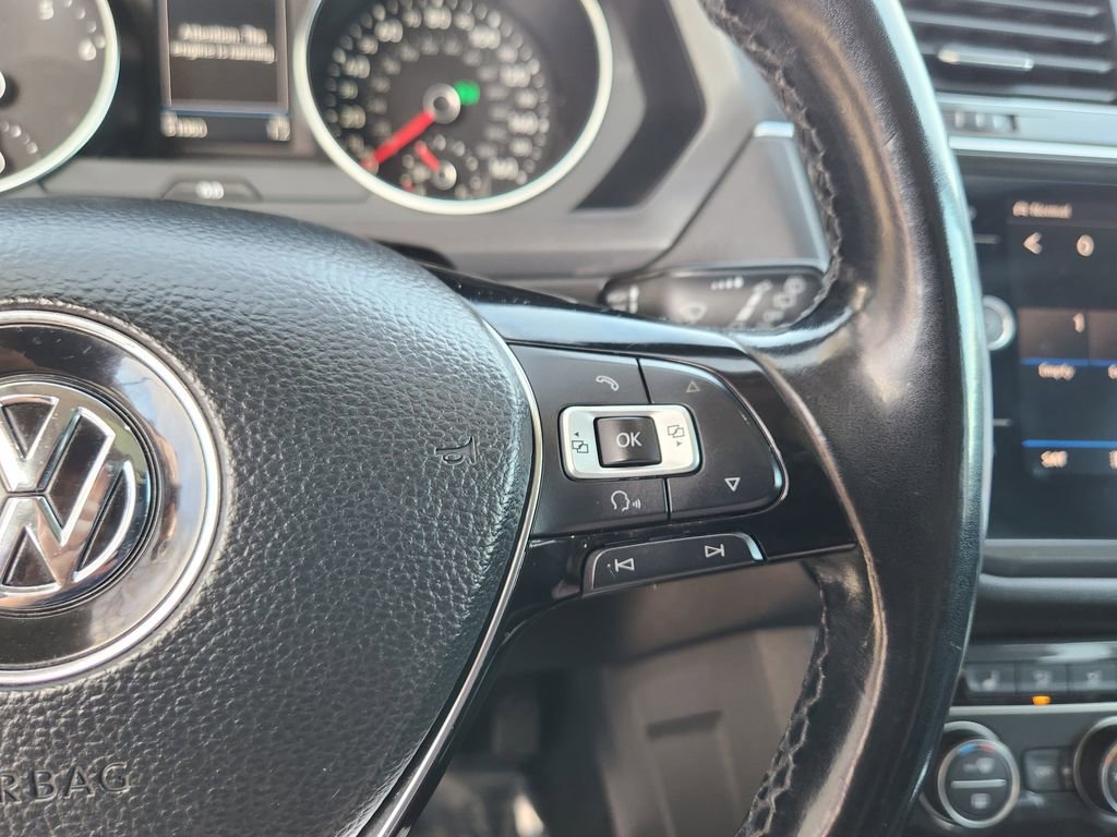 Used 2018 Volkswagen Tiguan SE w/ Panoramic Sunroof Package image 17