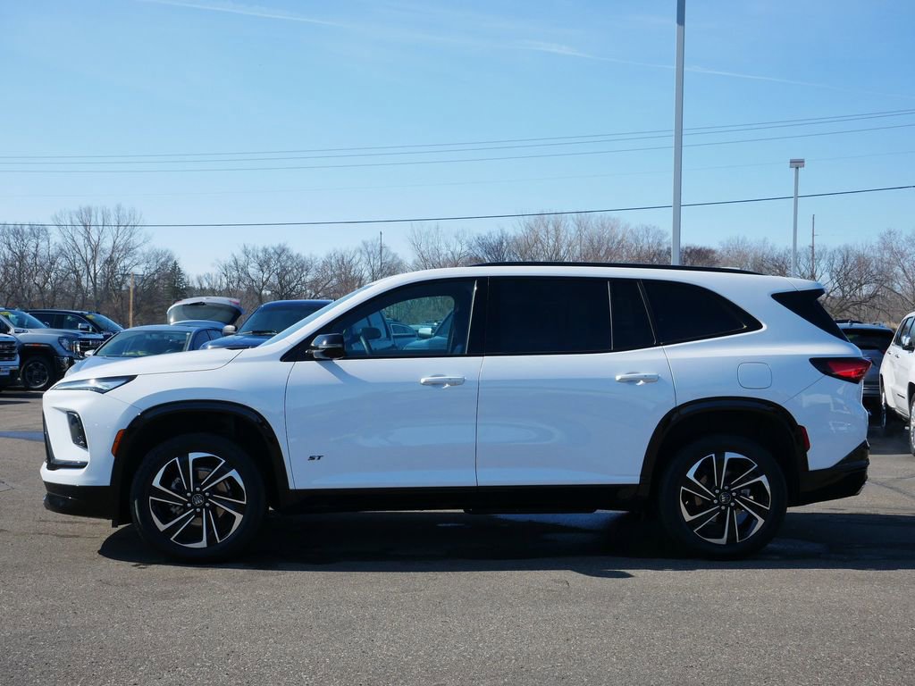 Used 2025 Buick Enclave Sport Touring image 4