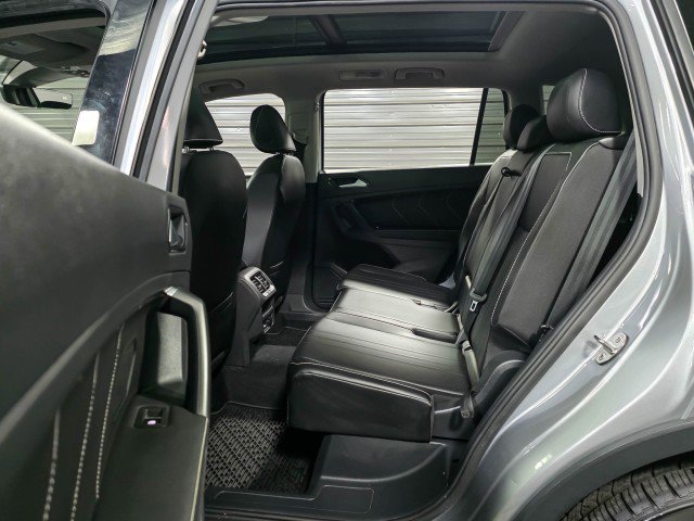 Used 2022 Volkswagen Tiguan SE FWD image 15