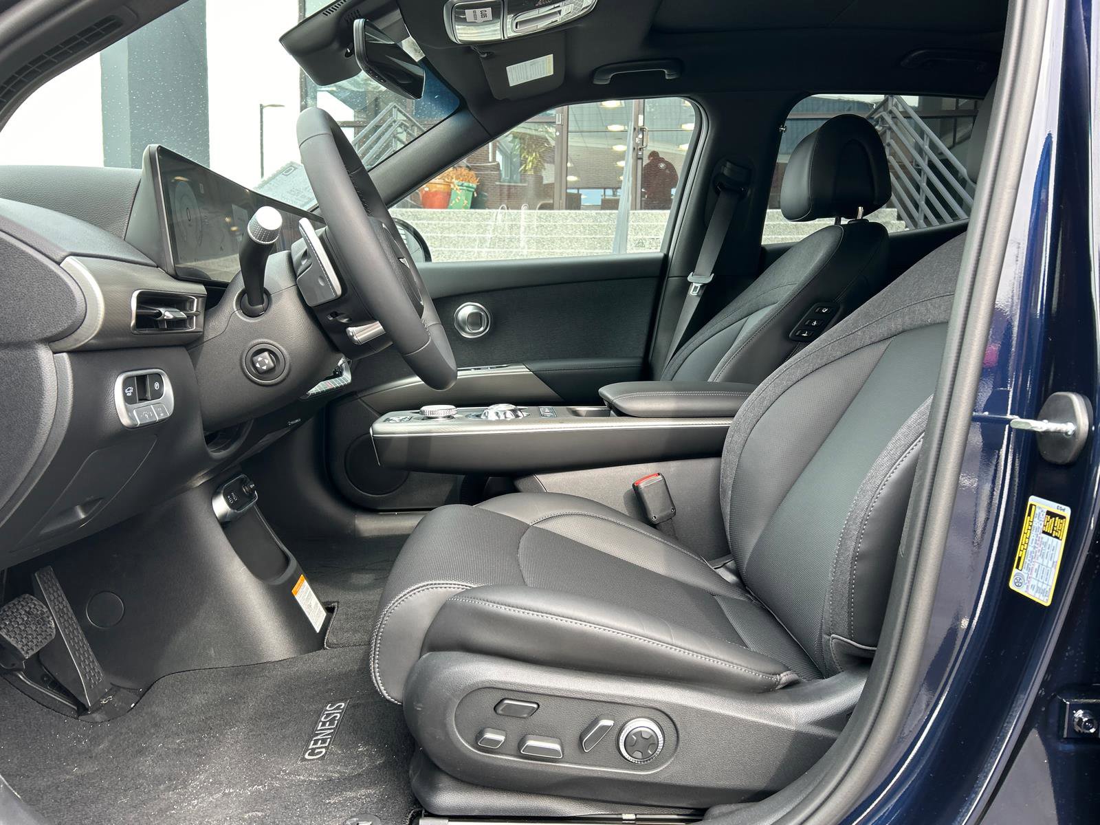 New 2025 Genesis GV60 Advanced image 11