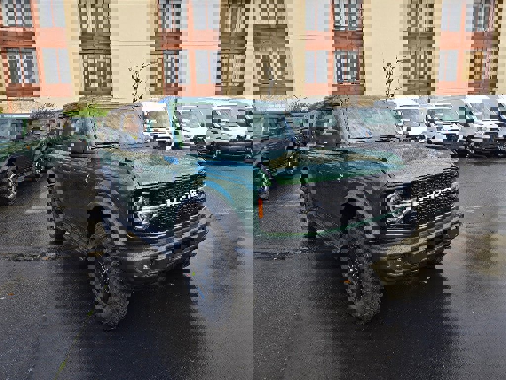 New 2025 Ford Bronco Outer Banks image 3