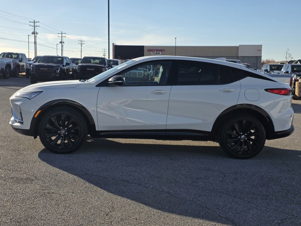 Used 2024 Buick Envista Sport Touring w/ Convenience I Package image 4