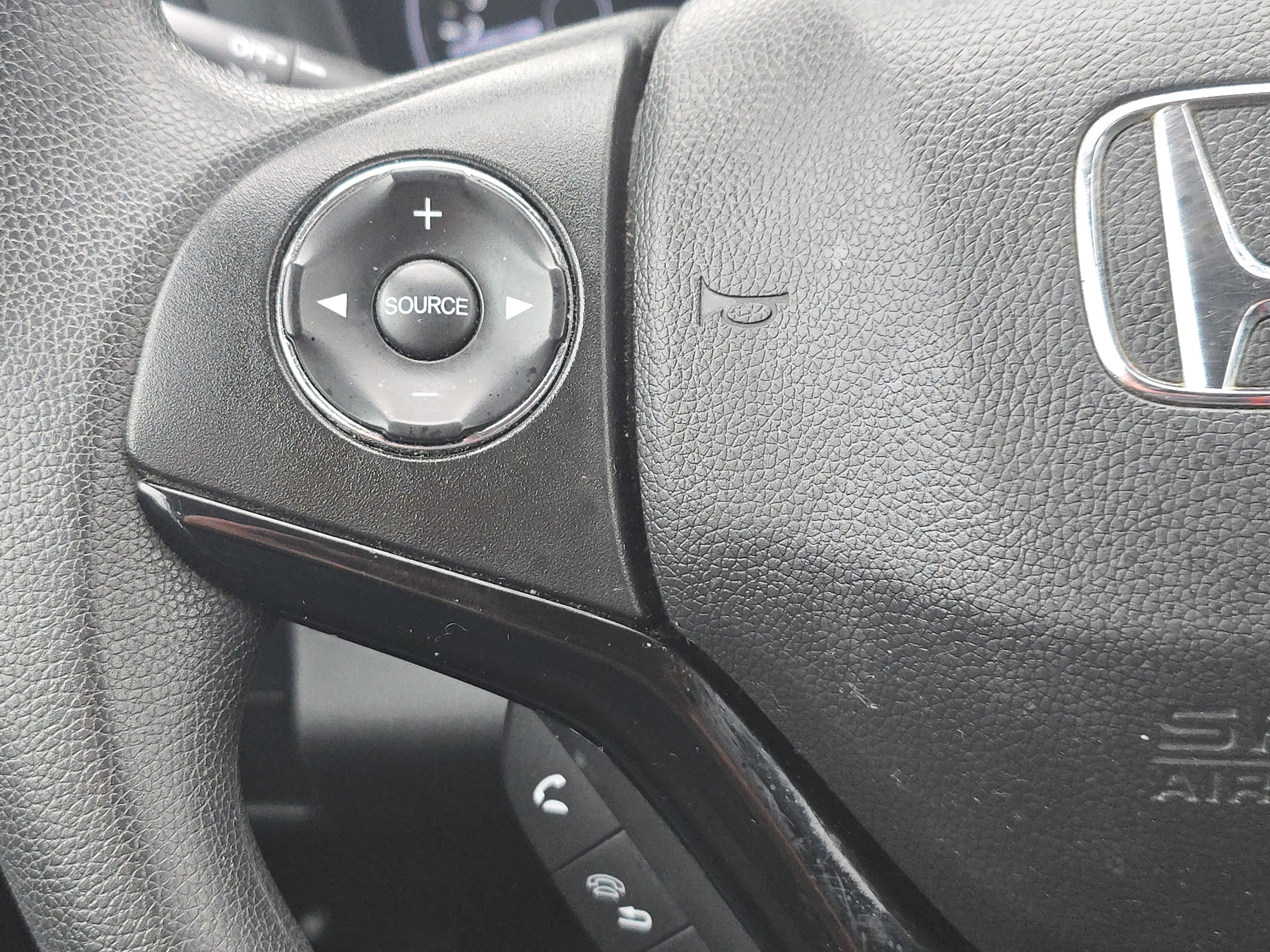 Used 2019 Honda HR-V LX image 25