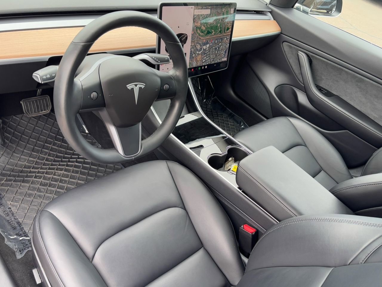 Used 2018 Tesla Model 3 Long Range image 16