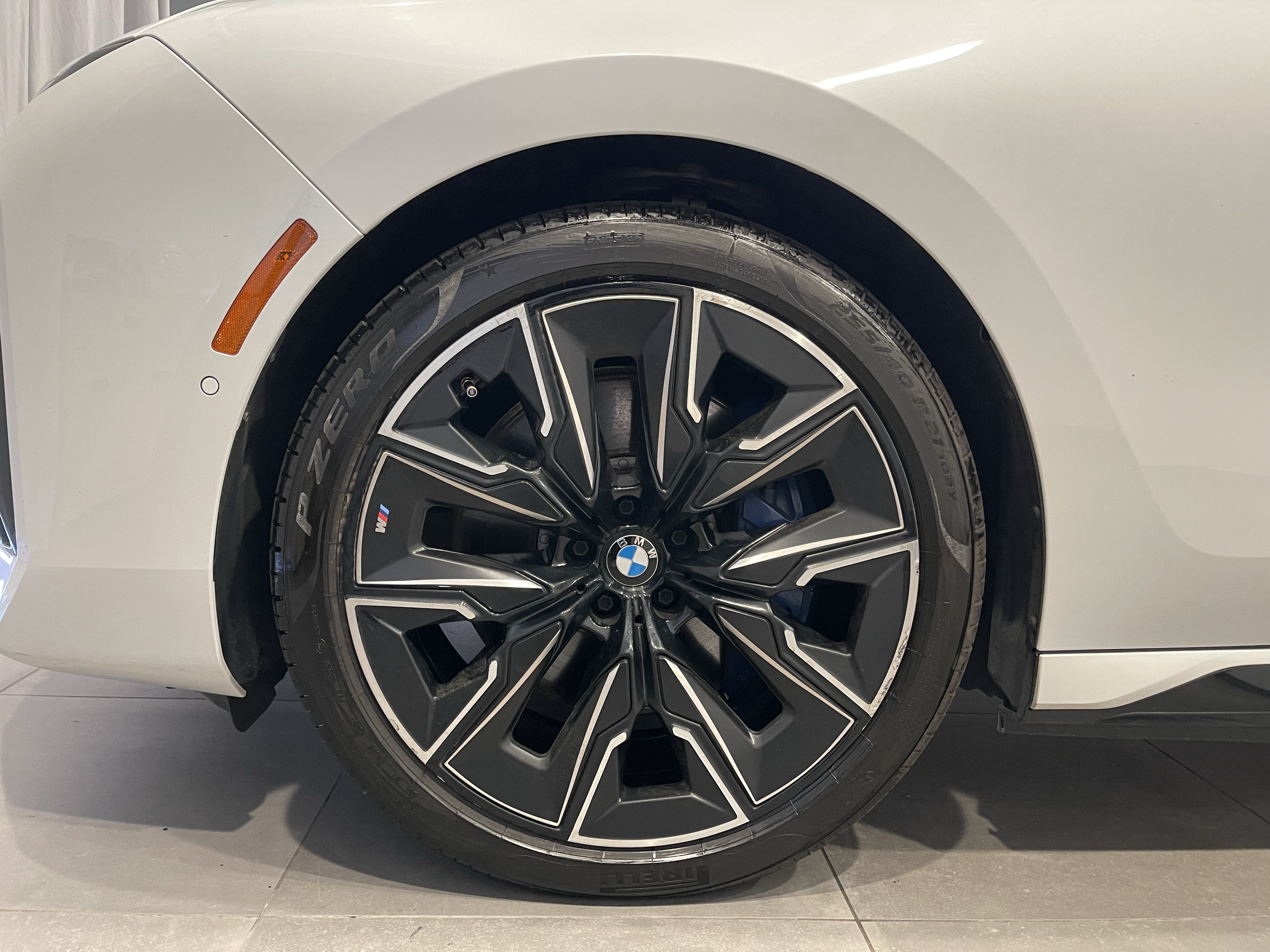 Certified 2023 BMW i7 xDrive60 AWD/4WD image 7