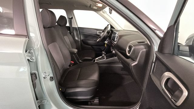 Certified 2026 Hyundai Venue SE FWD image 29