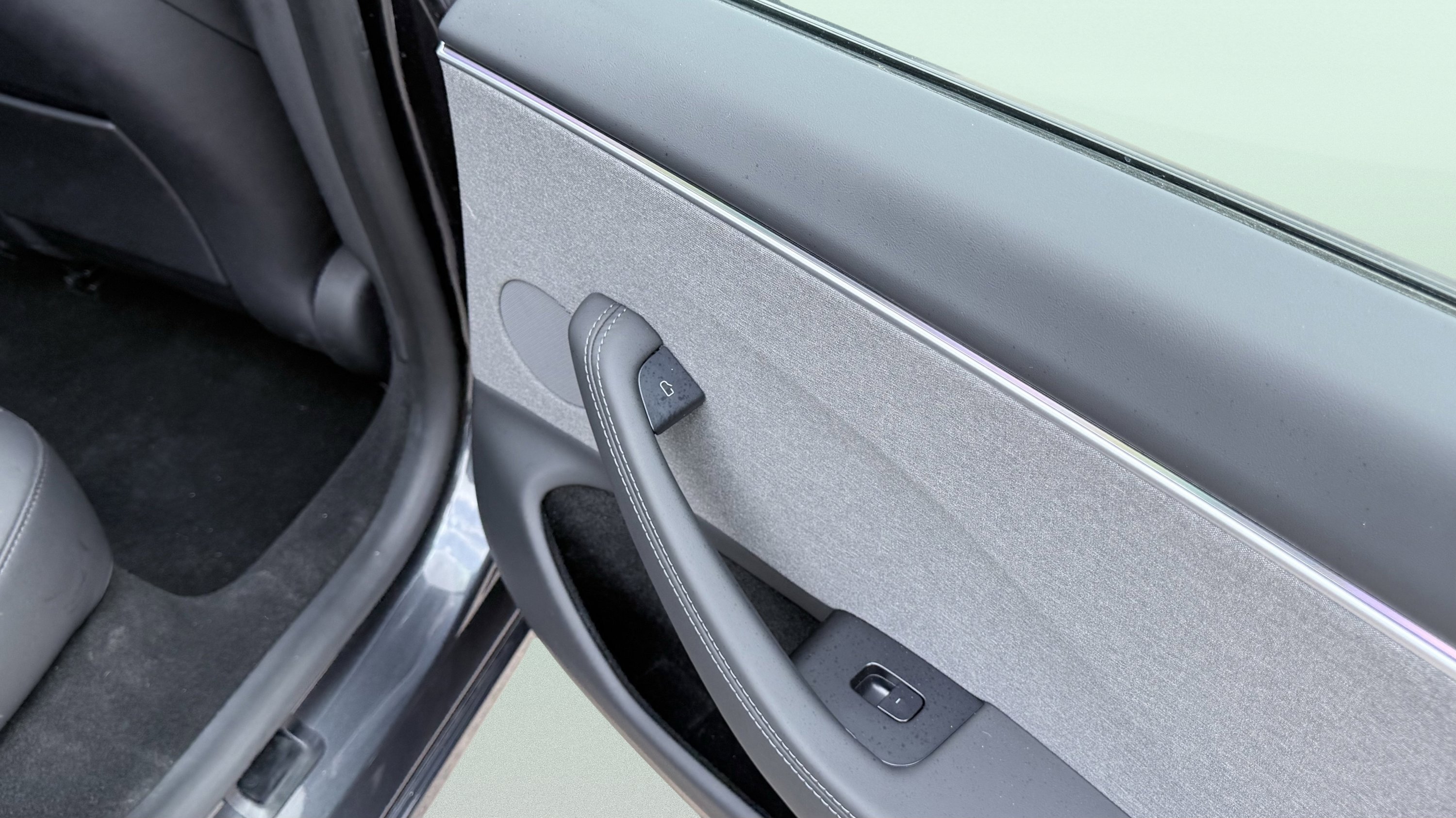 Used 2025 Tesla Model 3 Long Range RWD image 34