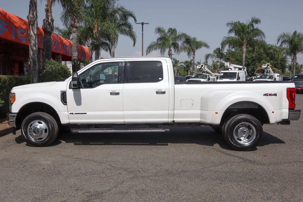 Used 2017 Ford F350 Lariat w/ Chrome Package image 5