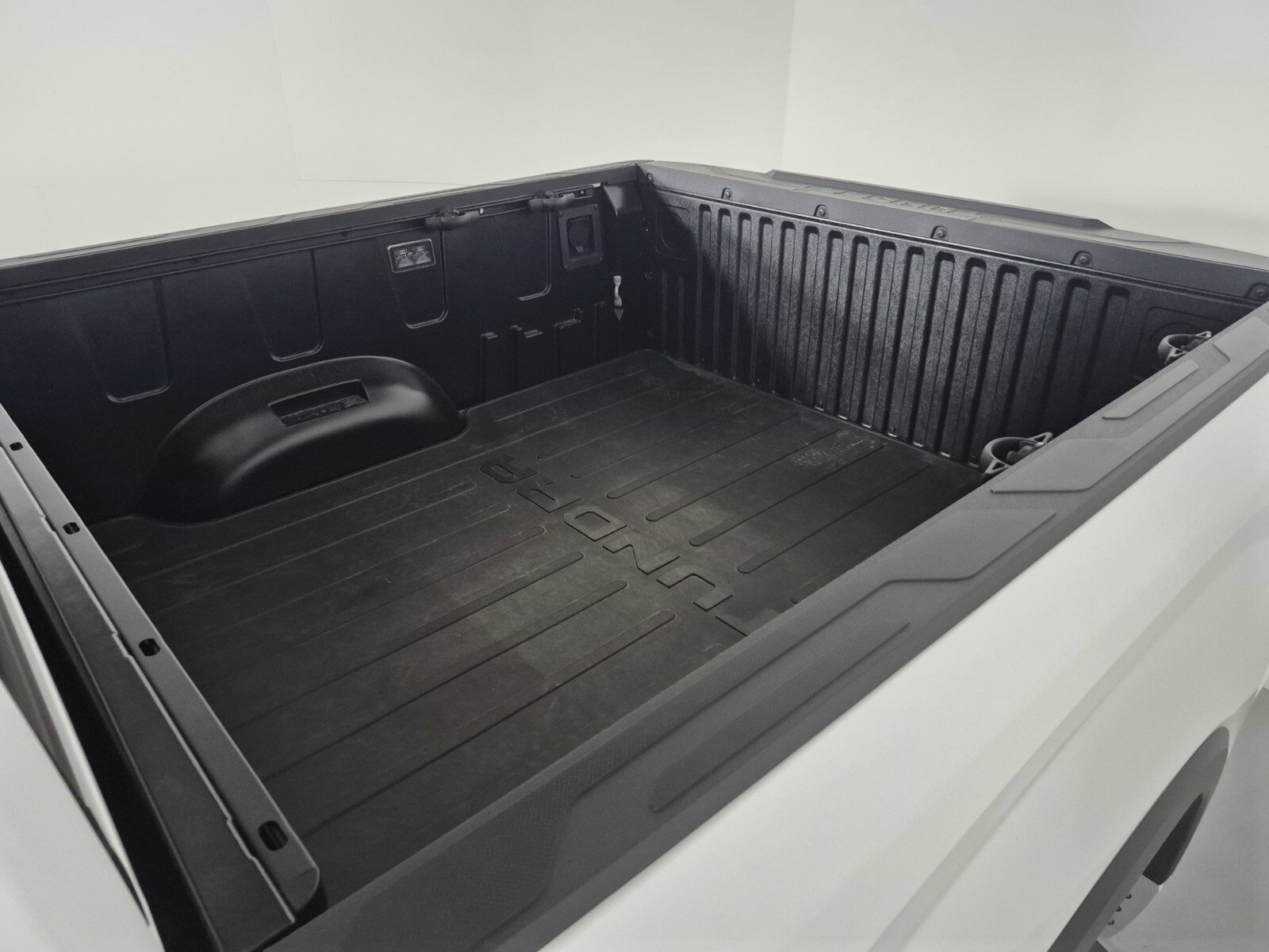 New 2026 Toyota Tundra SR5 AWD/4WD image 14