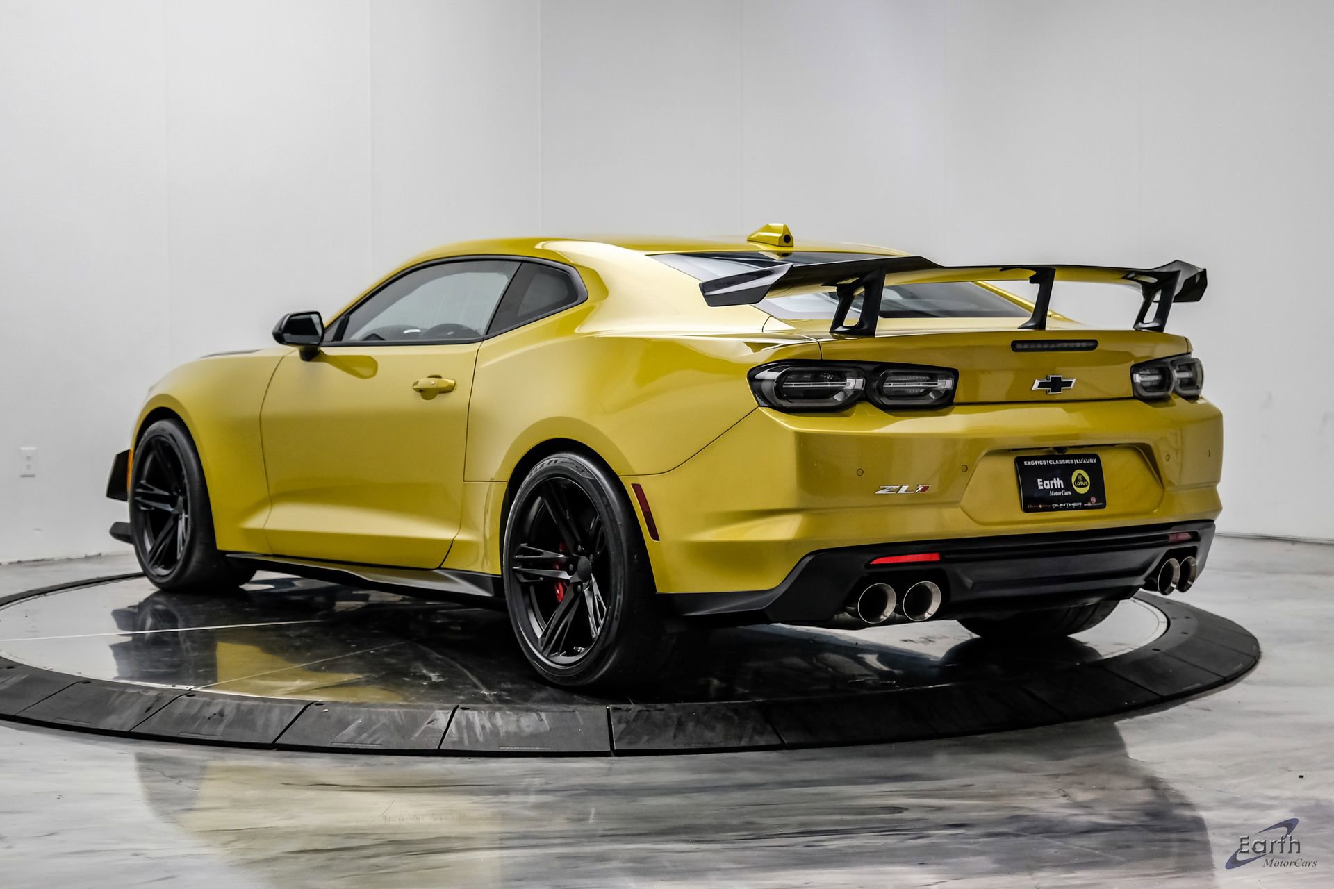 Used 2024 Chevrolet Camaro ZL1 RWD image 11