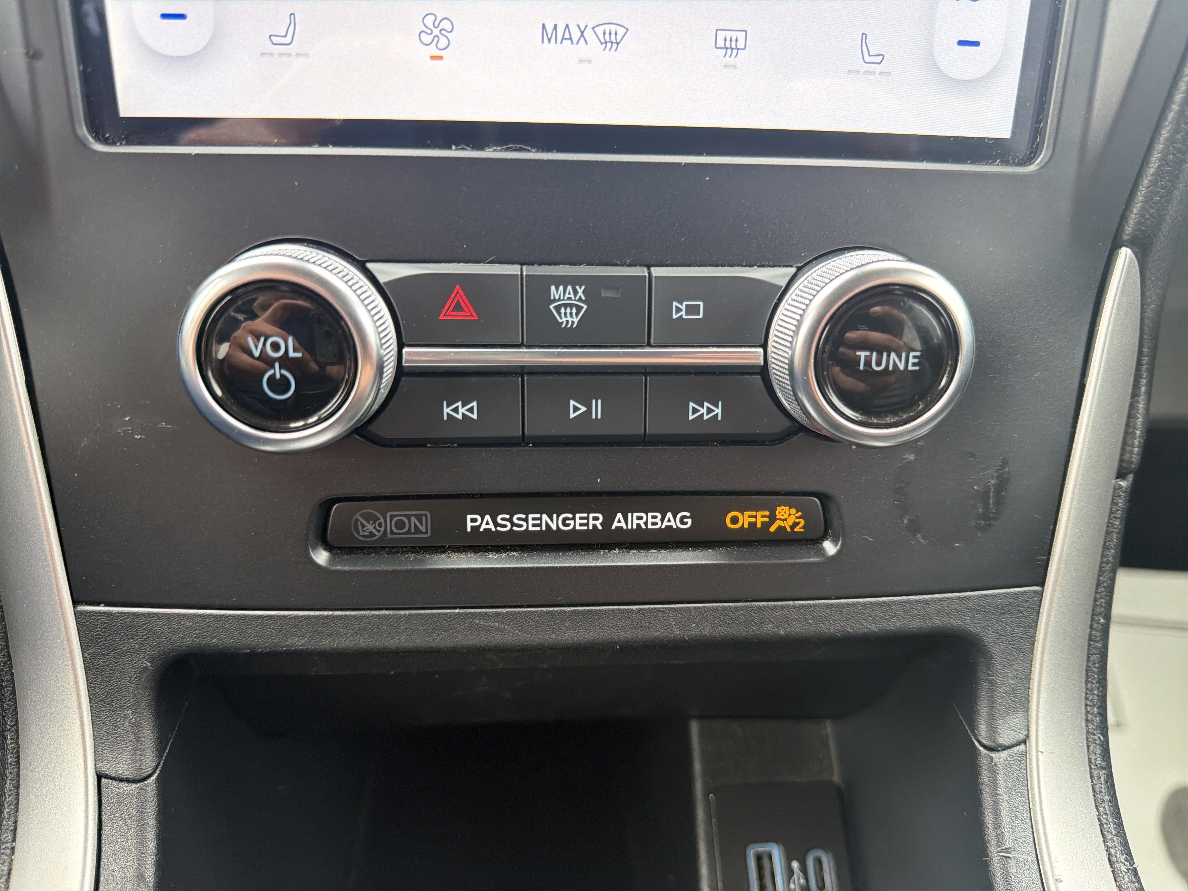 Used 2024 Ford Edge SEL AWD/4WD image 25
