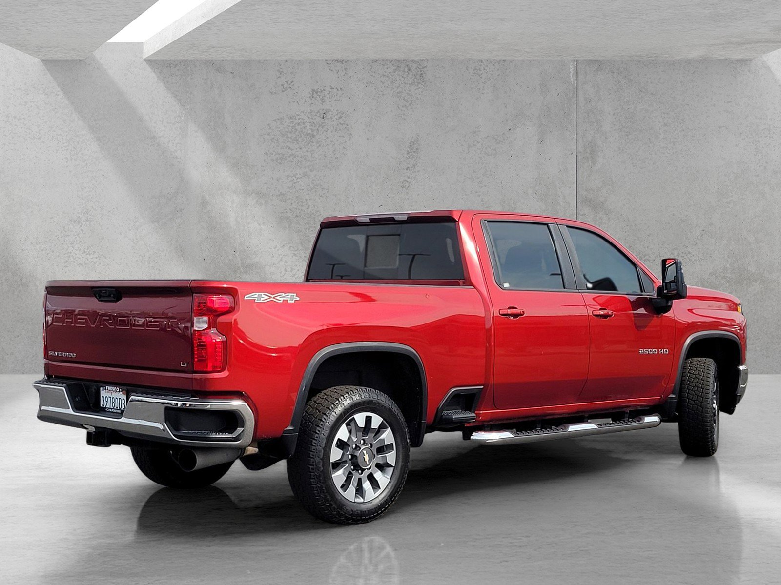 Used 2021 Chevrolet Silverado 2500 LT w/ Convenience Package image 4