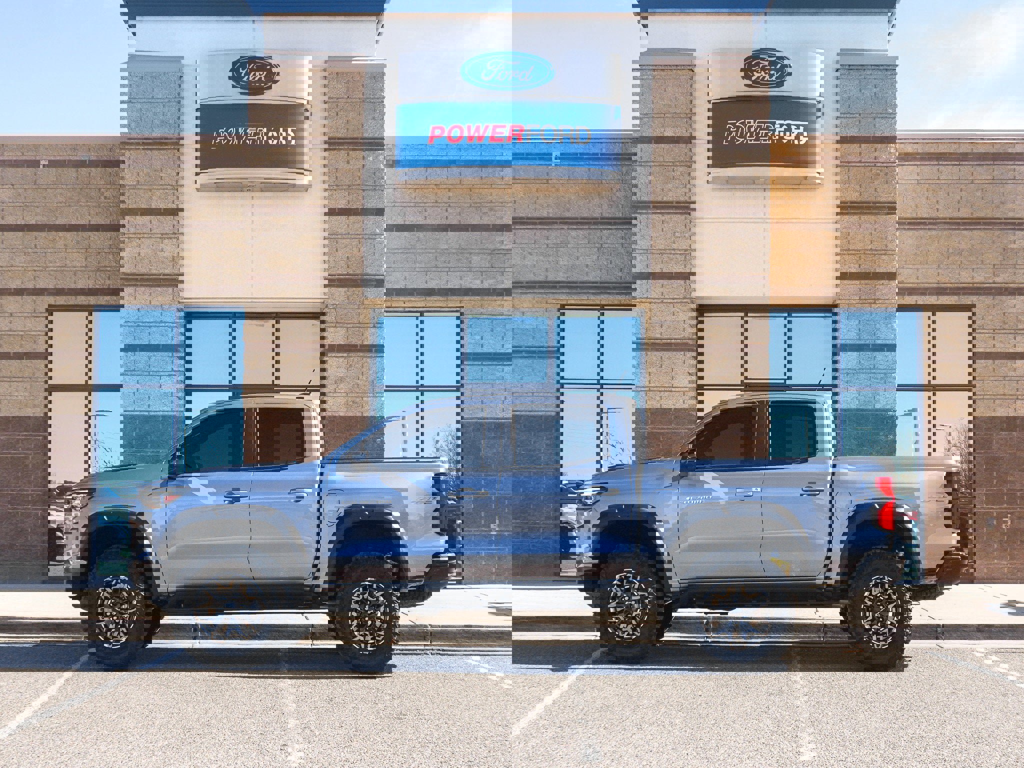 Used 2025 Chevrolet Colorado ZR2 w/ Technology Package image 9