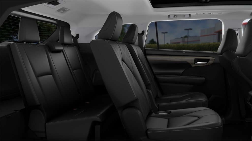 New 2025 Toyota Highlander Platinum image 21