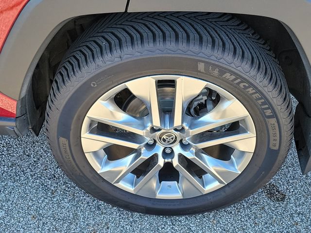 Used 2020 Toyota RAV4 Limited w/ Limited Grade Weather Package AWD/4WD image 20
