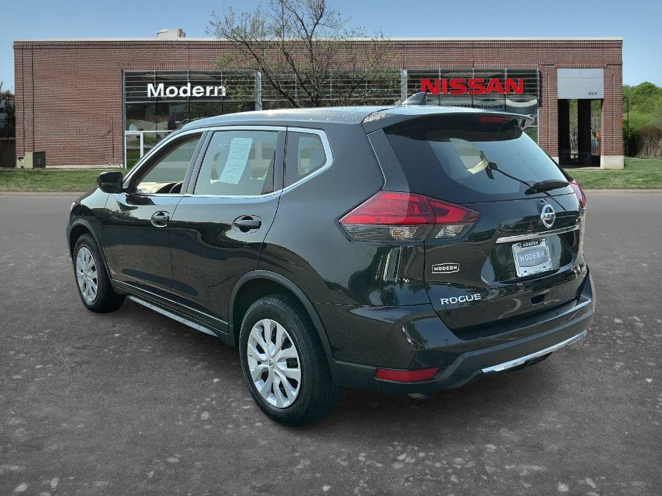 Used 2017 Nissan Rogue S AWD/4WD image 2