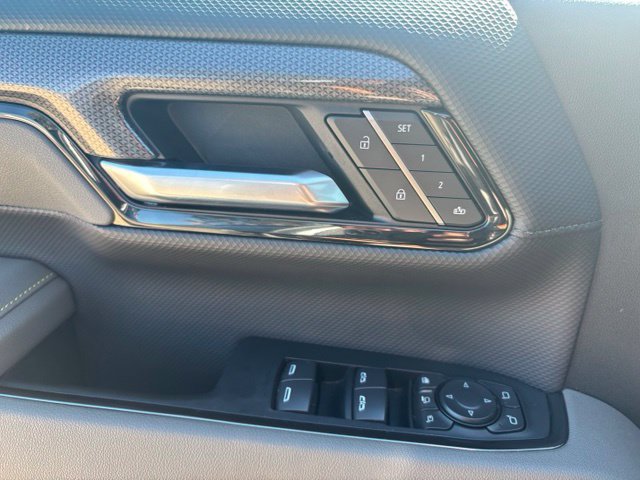 Used 2026 Chevrolet Silverado 2500 ZR2 w/ LPO, Dark Essentials Package AWD/4WD image 19